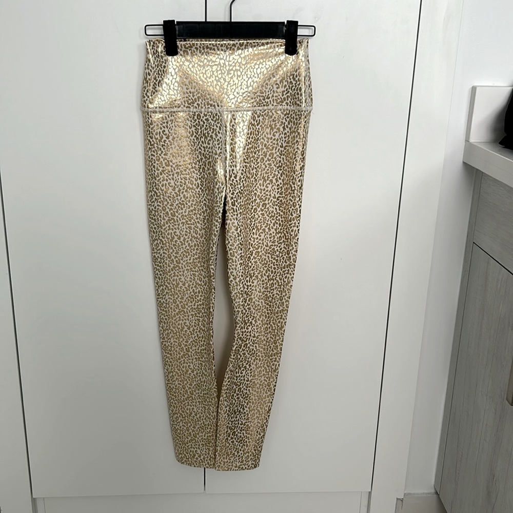 Carbon gold print leggings